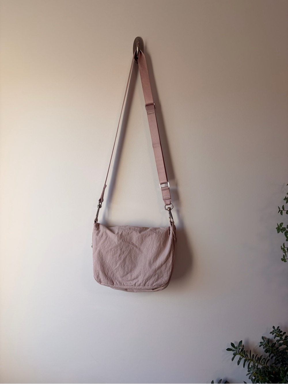 Lululemon All Night Festival Bag *5L - Smoky Blush - Picture 2 of 16